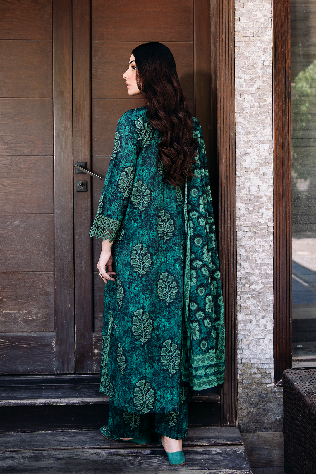 3 Piece - Embroidered Lawn Suit P1100