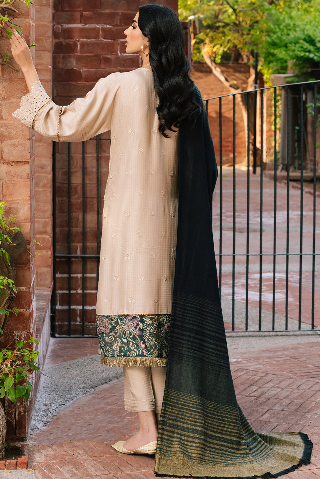 3 Piece - Shiffli Embroidered Textured Linen Suit U0966 (SO)