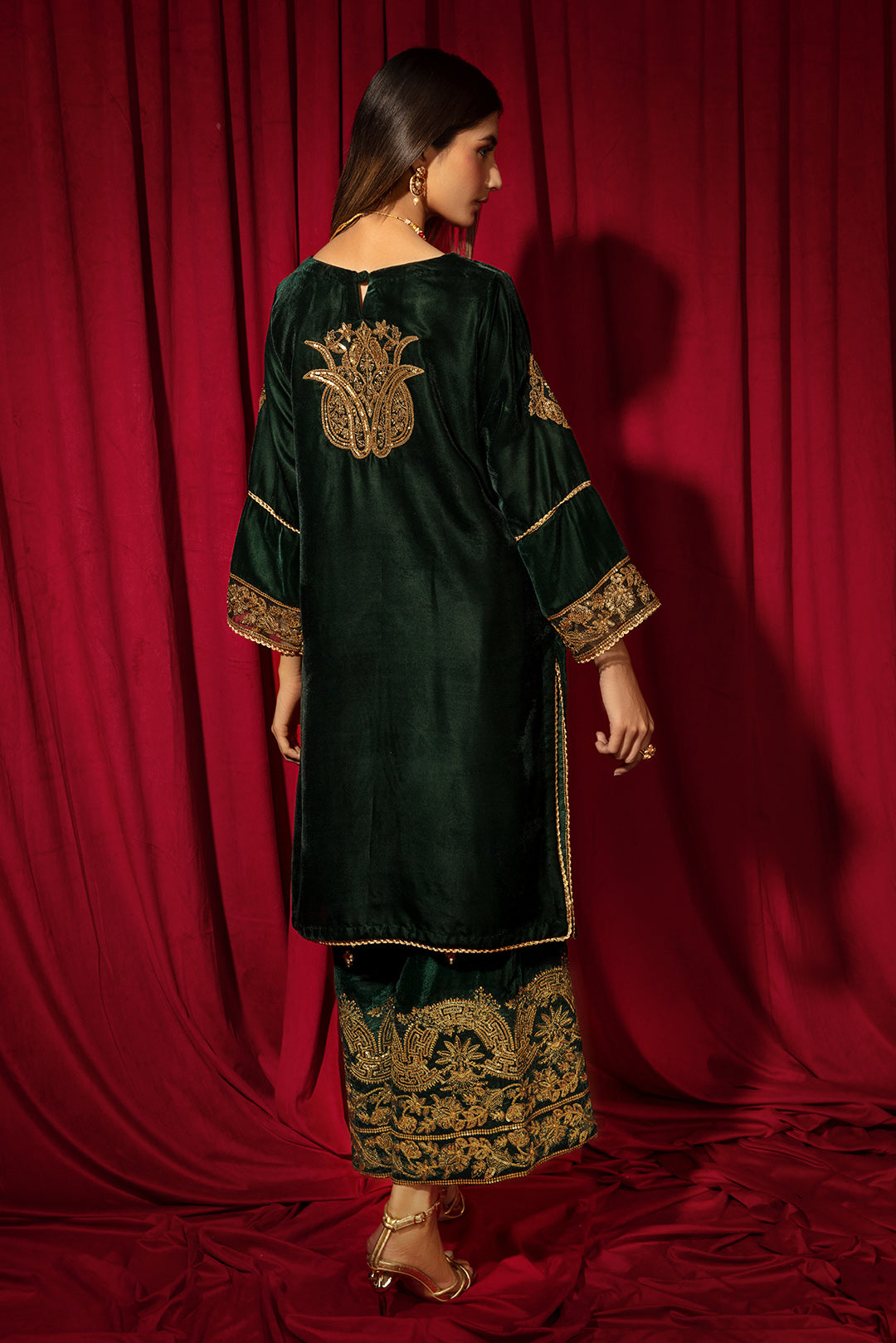 2 Piece - Embroidered Velvet Suit V1004