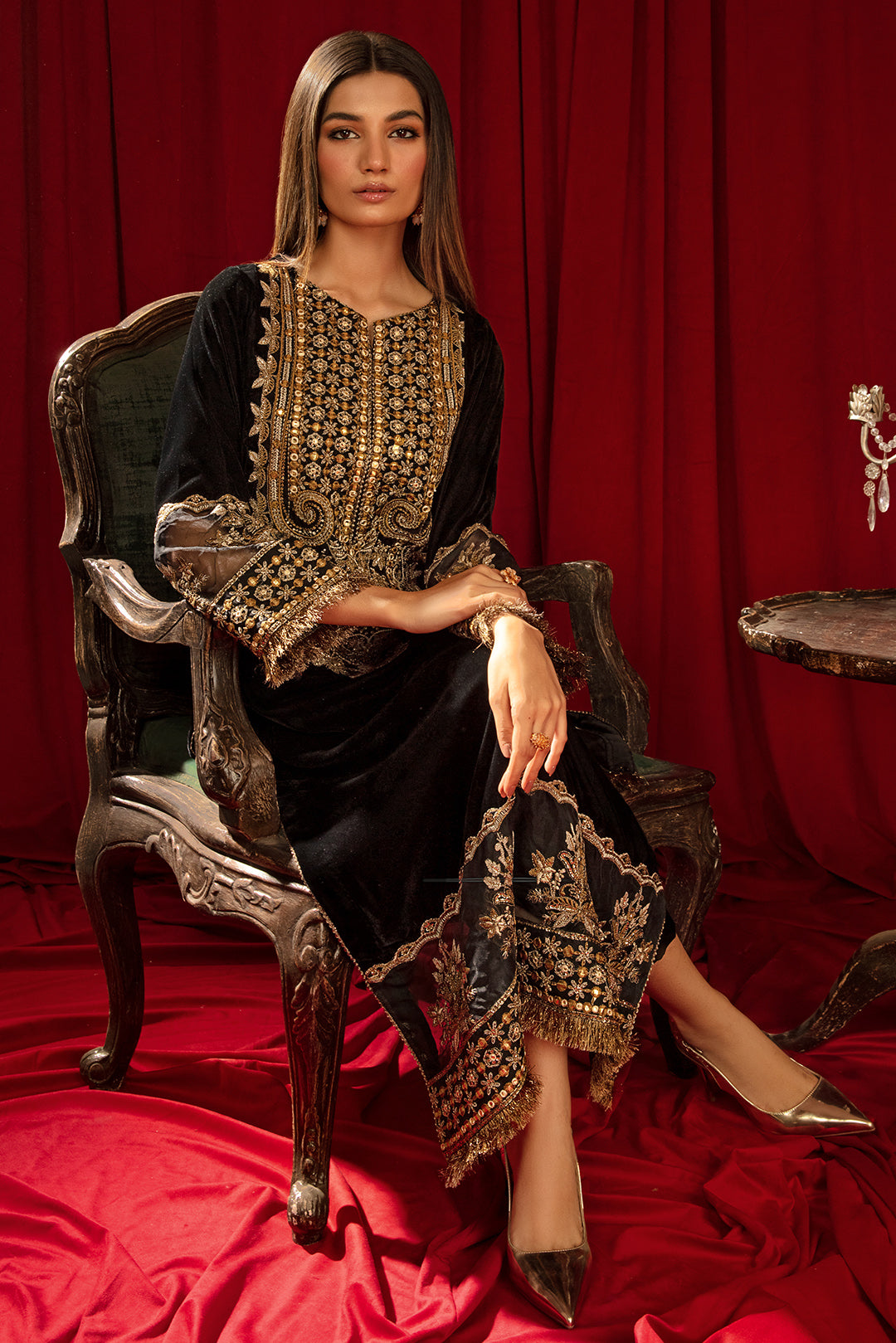 2 Piece - Embroidered Velvet Suit V1005
