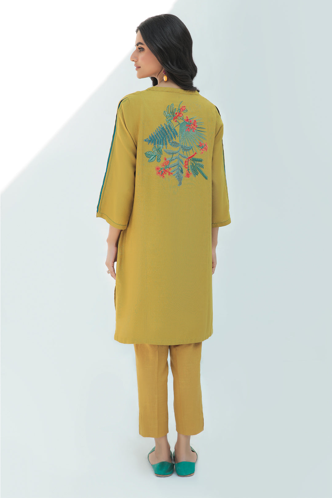 1 Piece - Dyed Embroidered Slub Khaddar Fusion Top P0201