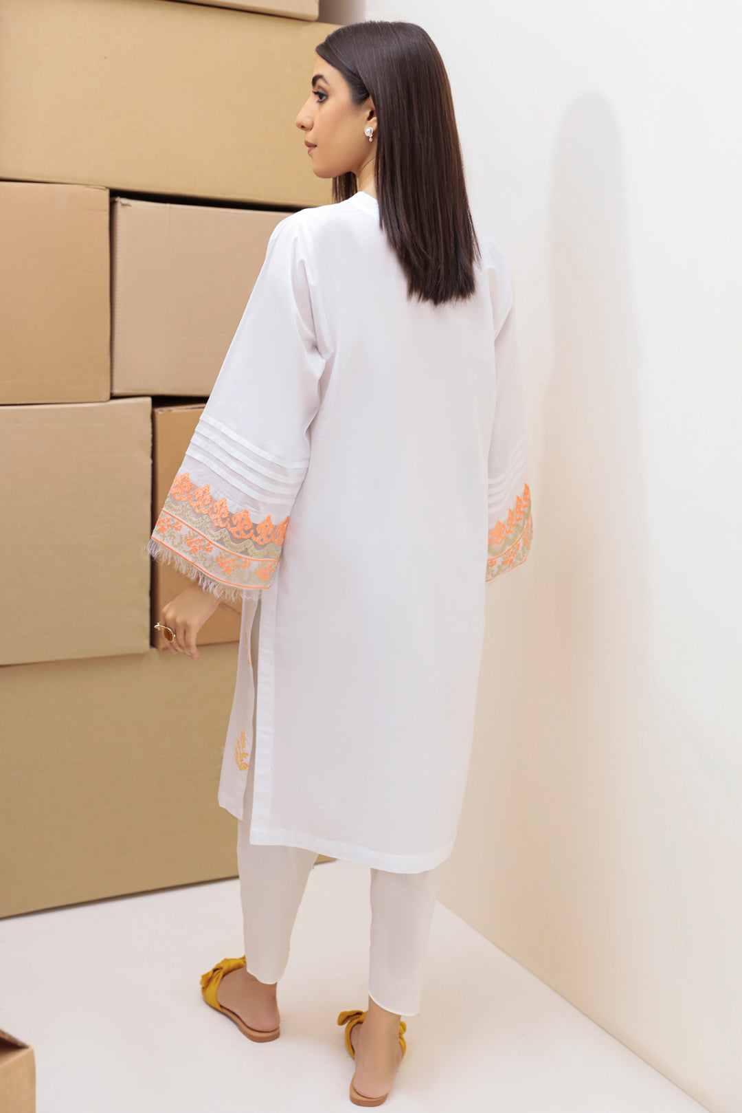 Single Shirt Lawn Embroidery P2259 (S0)