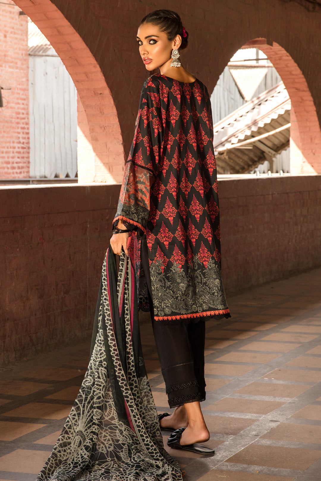 2PC Digital Printed Lawn Shirt with Dupatta - Black U2770