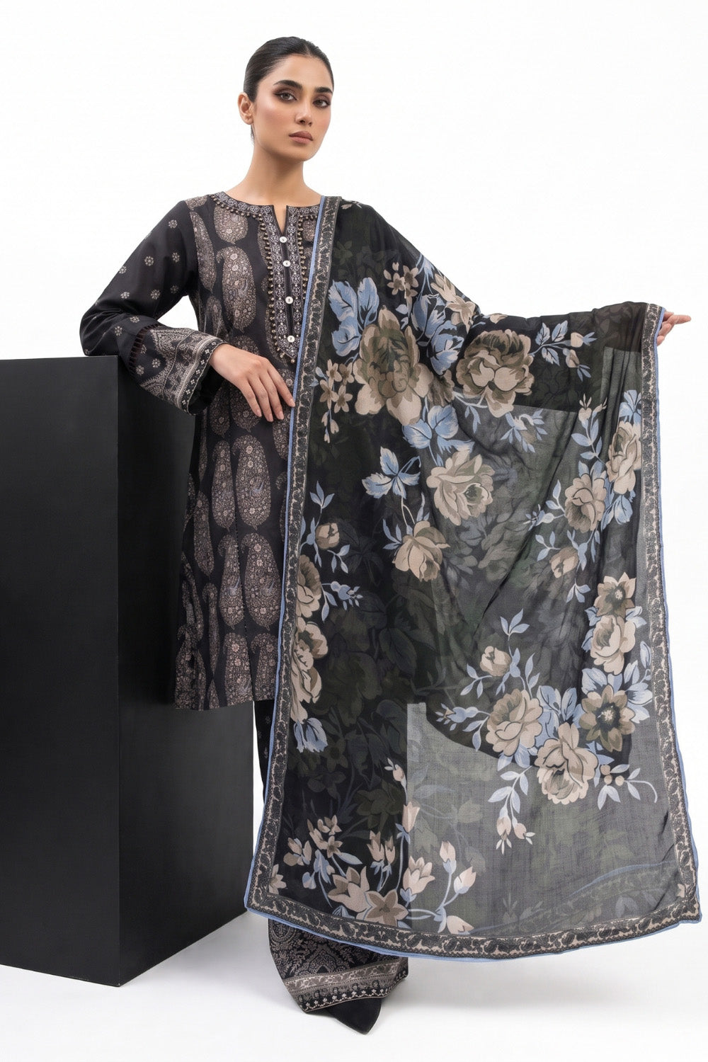 3 Piece - Embroidered Digital Printed Lawn Suit P001243