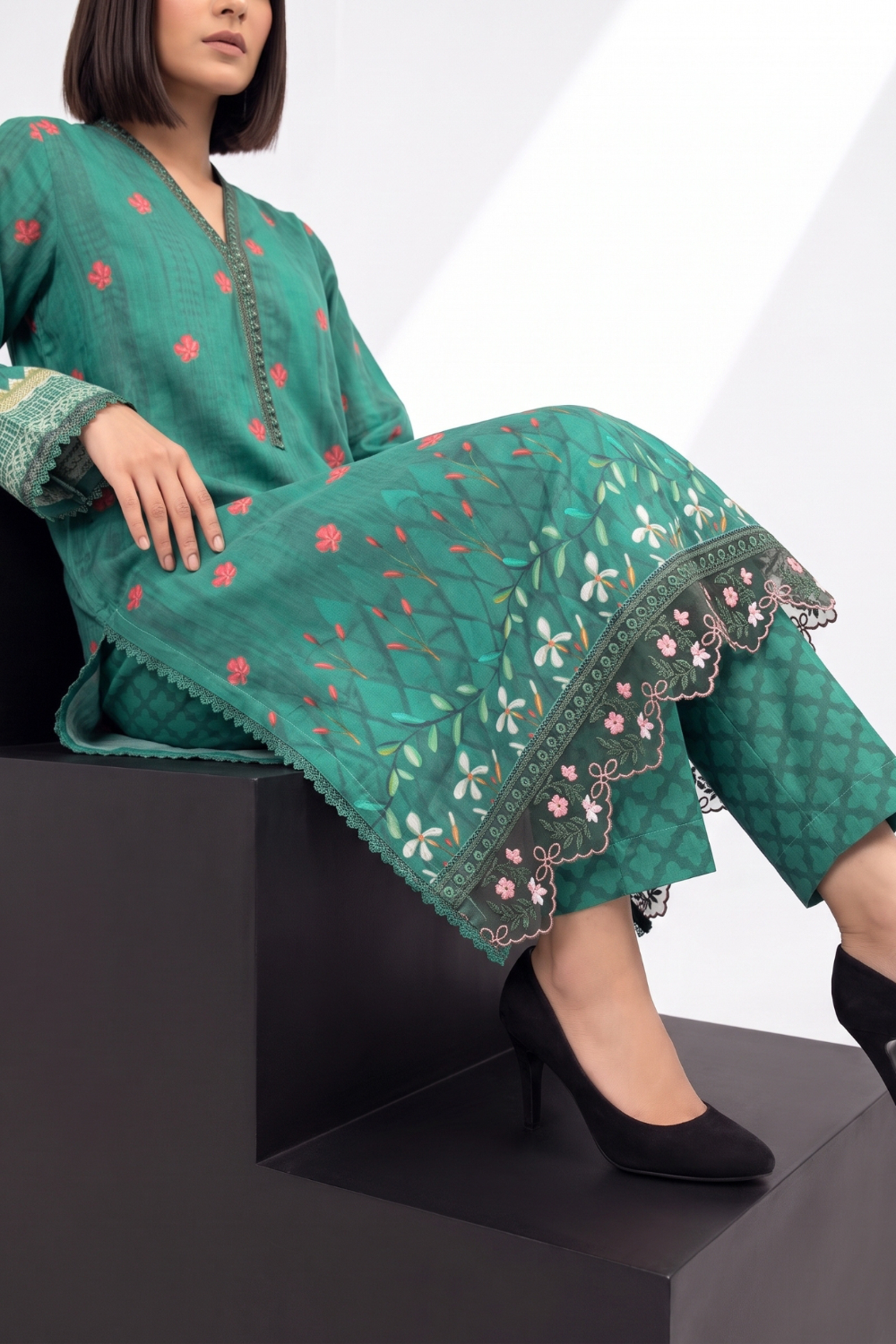3 Piece - Embroidered Digital Printed Lawn Suit P001240