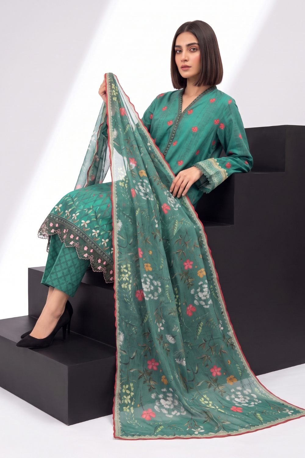 3 Piece - Embroidered Digital Printed Lawn Suit P001240