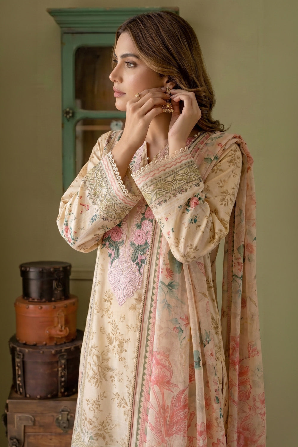 3 Piece - Embroidered Digital Printed Lawn Suit U001233 (Unstitched and Stitched)