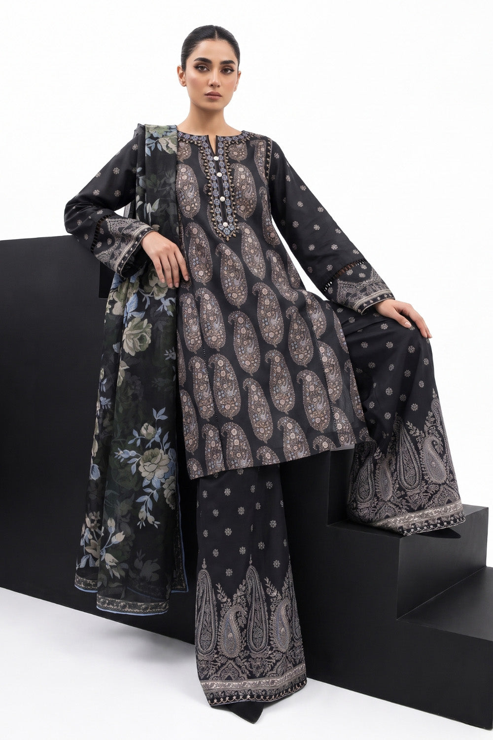 3 Piece - Embroidered Digital Printed Lawn Suit P001243