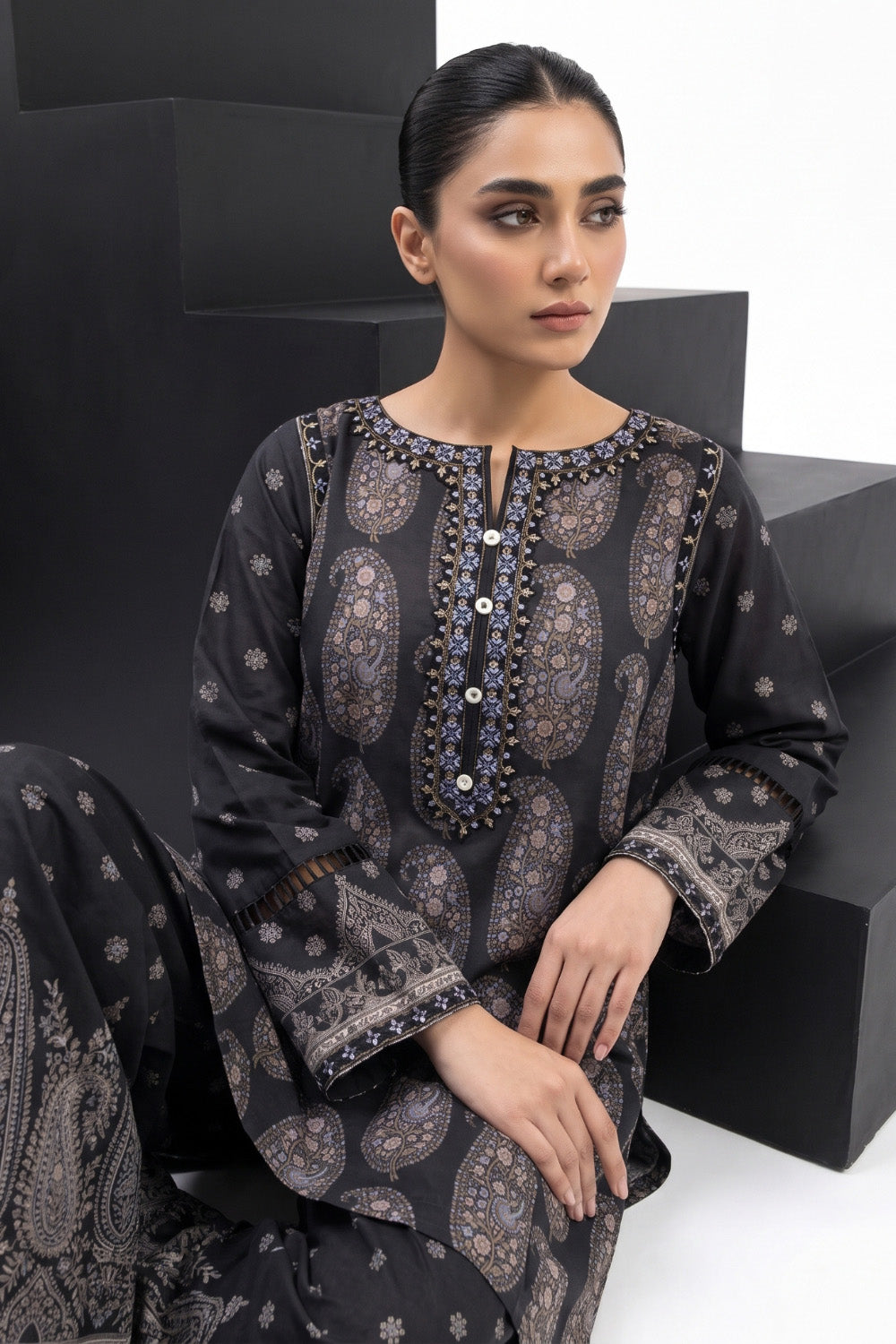 3 Piece - Embroidered Digital Printed Lawn Suit P001243