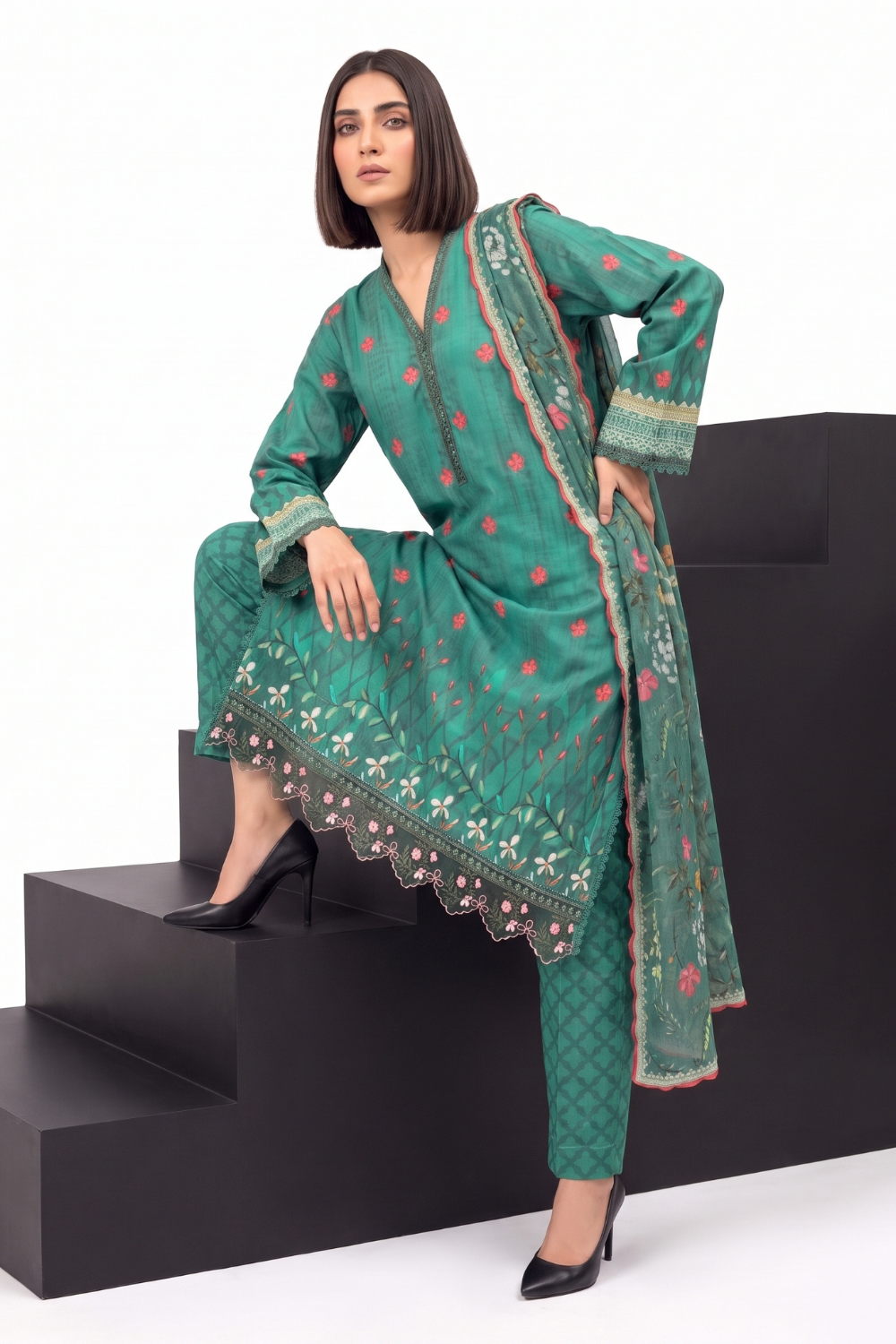3 Piece - Embroidered Digital Printed Lawn Suit P001240