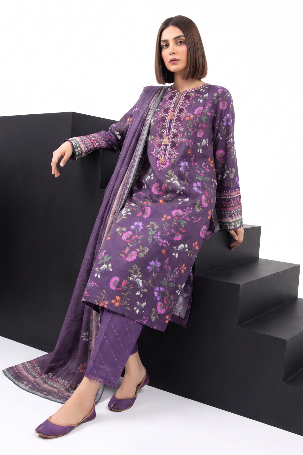 3 Piece - Embroidered Digital Printed Lawn Suit P001246