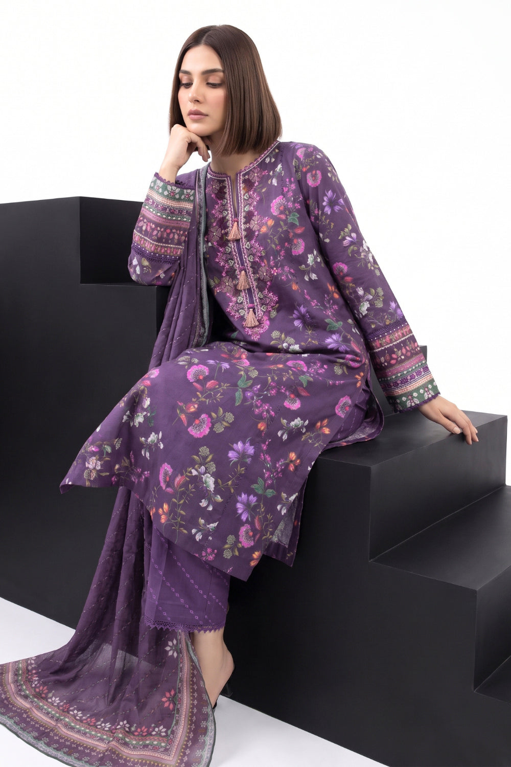 3 Piece - Embroidered Digital Printed Lawn Suit P001246