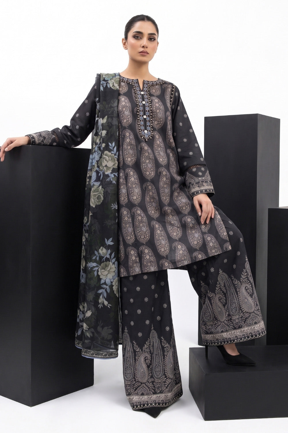 3 Piece - Embroidered Digital Printed Lawn Suit P001243