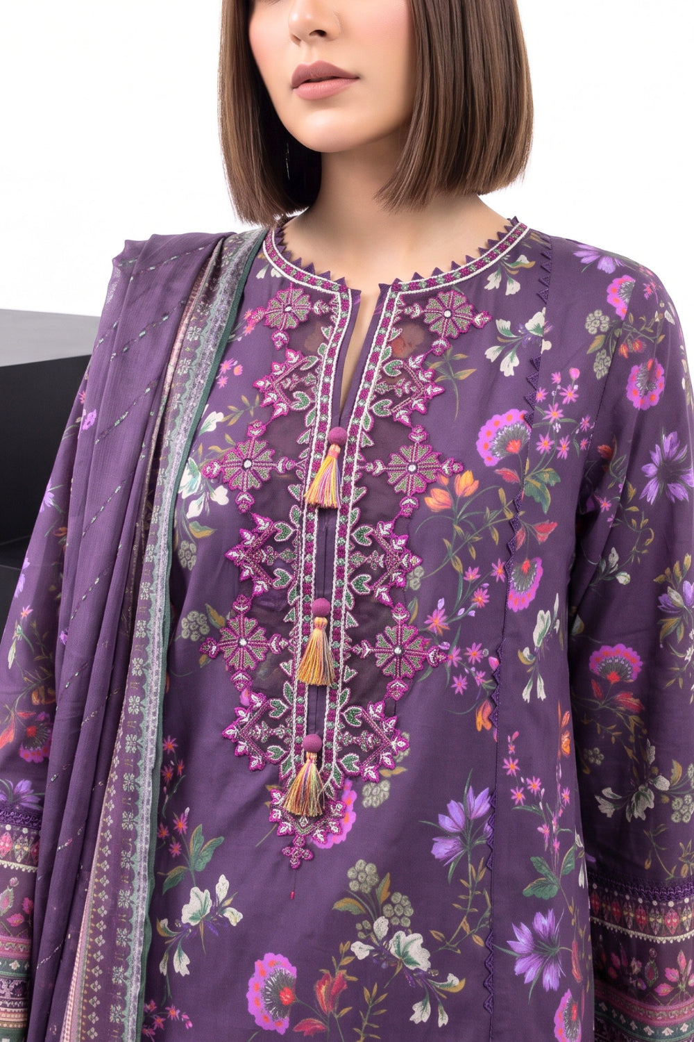 3 Piece - Embroidered Digital Printed Lawn Suit P001246