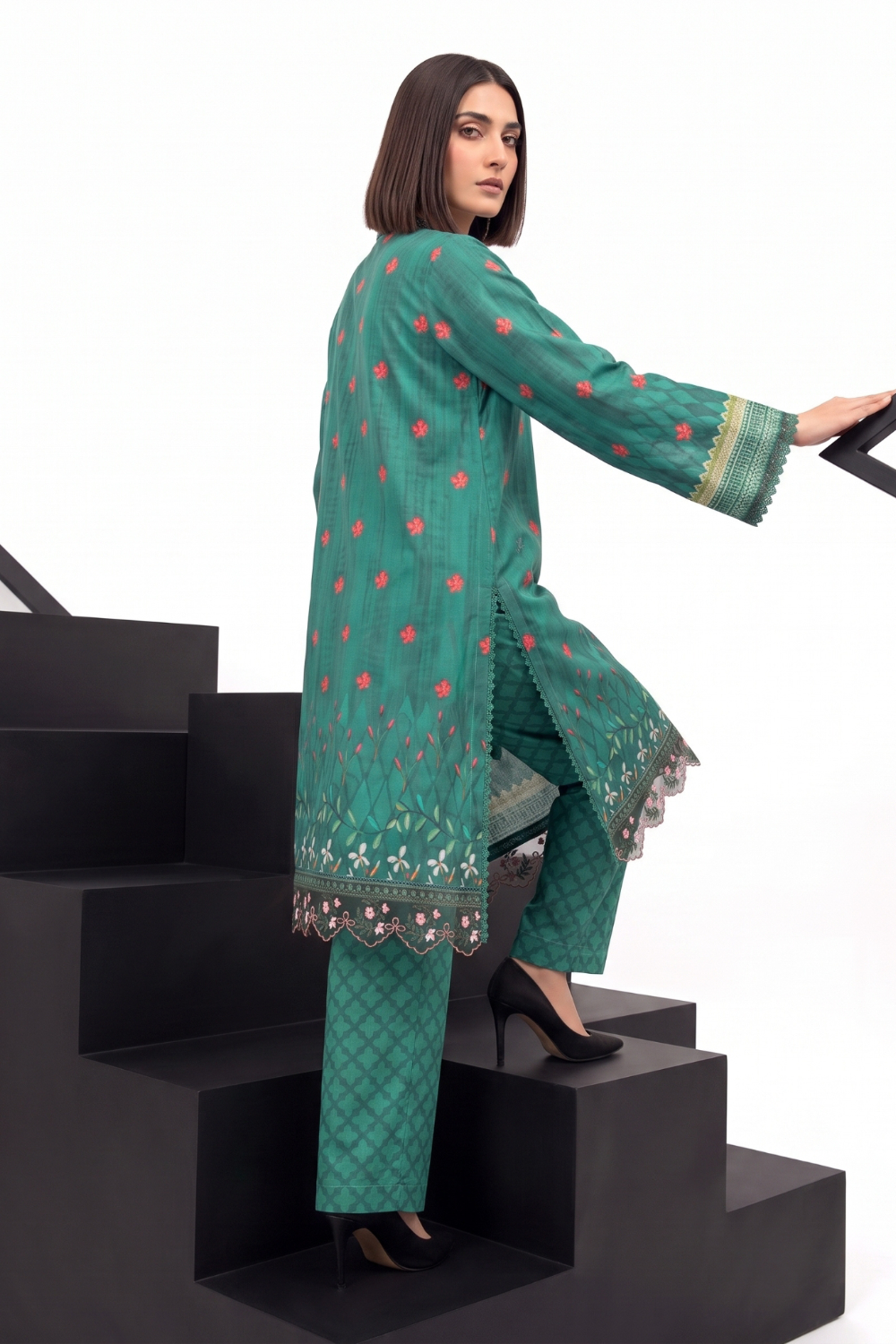 3 Piece - Embroidered Digital Printed Lawn Suit P001240
