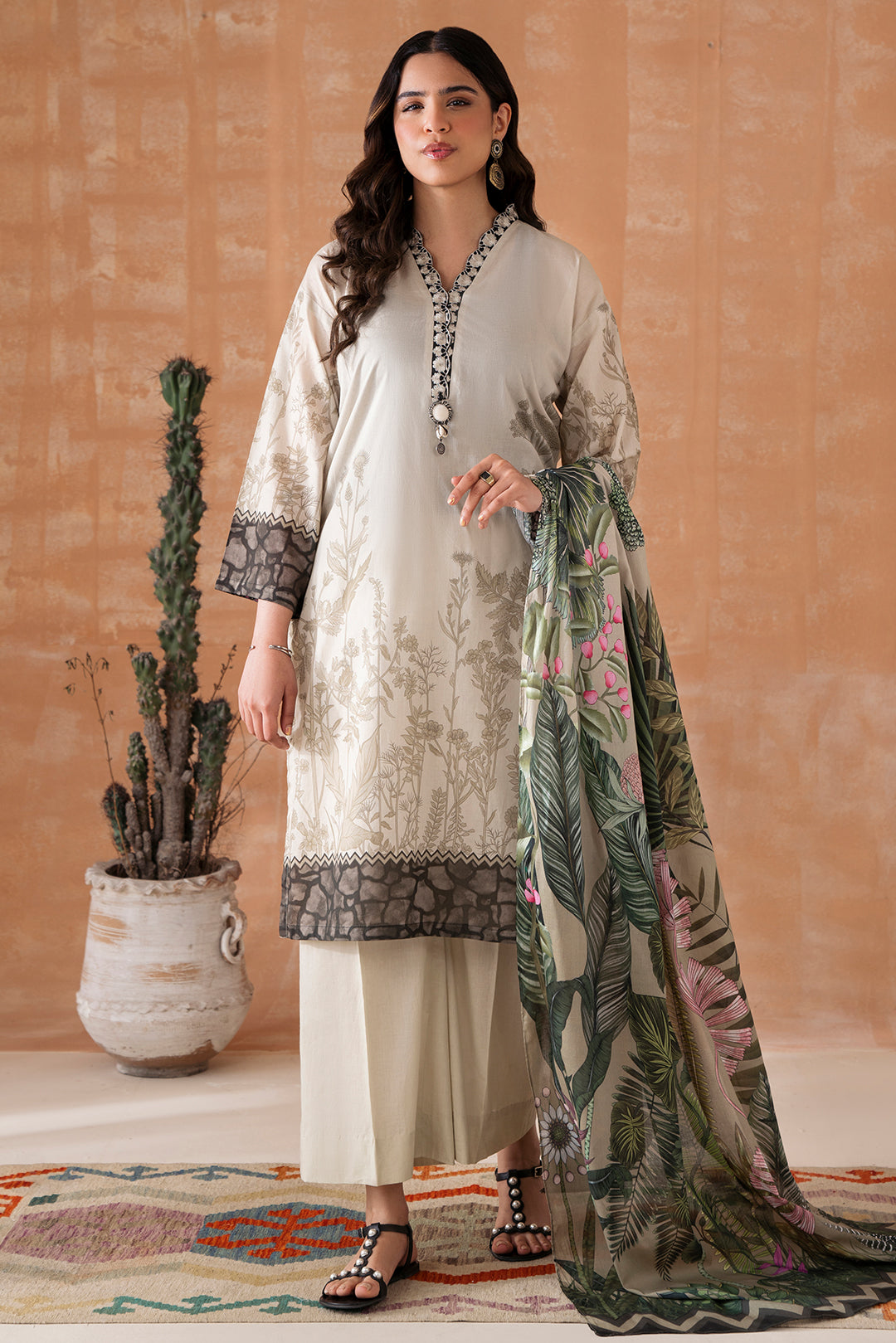 3 Piece - Embroidered Lawn  Suit P1115