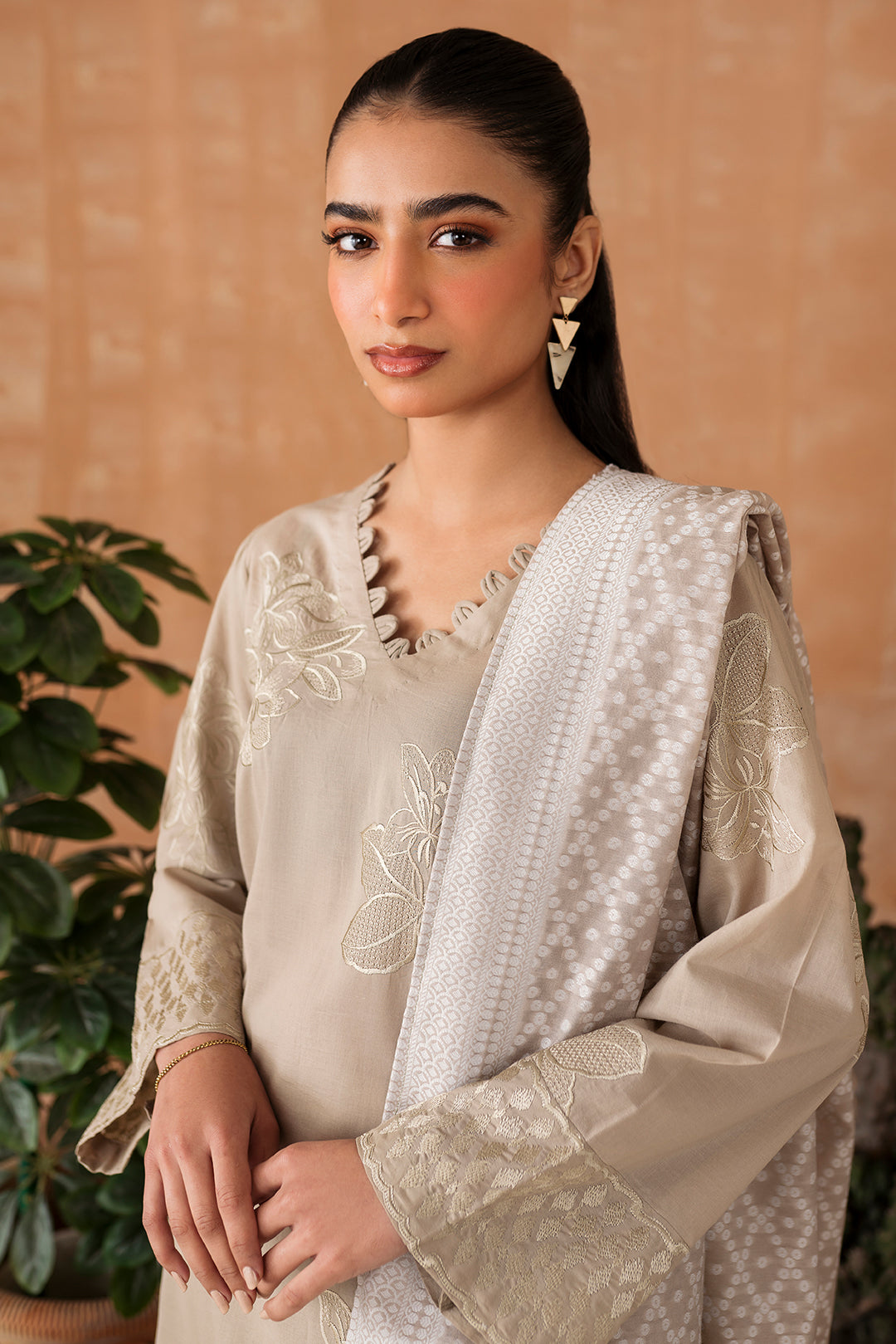 3 Piece - Embroidered Lawn Suit P1062
