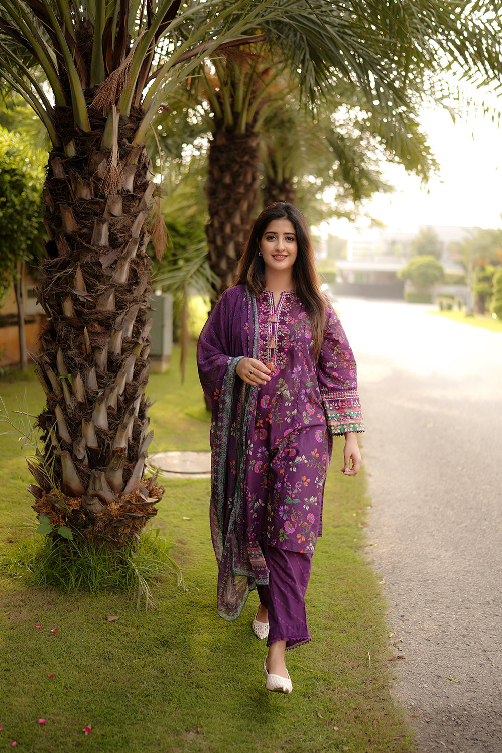 3 Piece - Embroidered Digital Printed Lawn Suit P001246