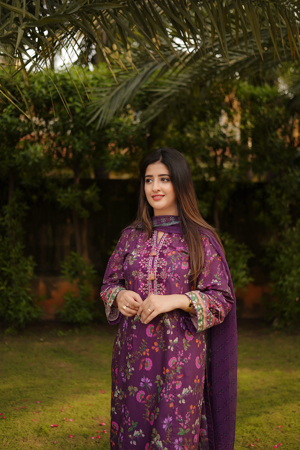 3 Piece - Embroidered Digital Printed Lawn Suit P001246