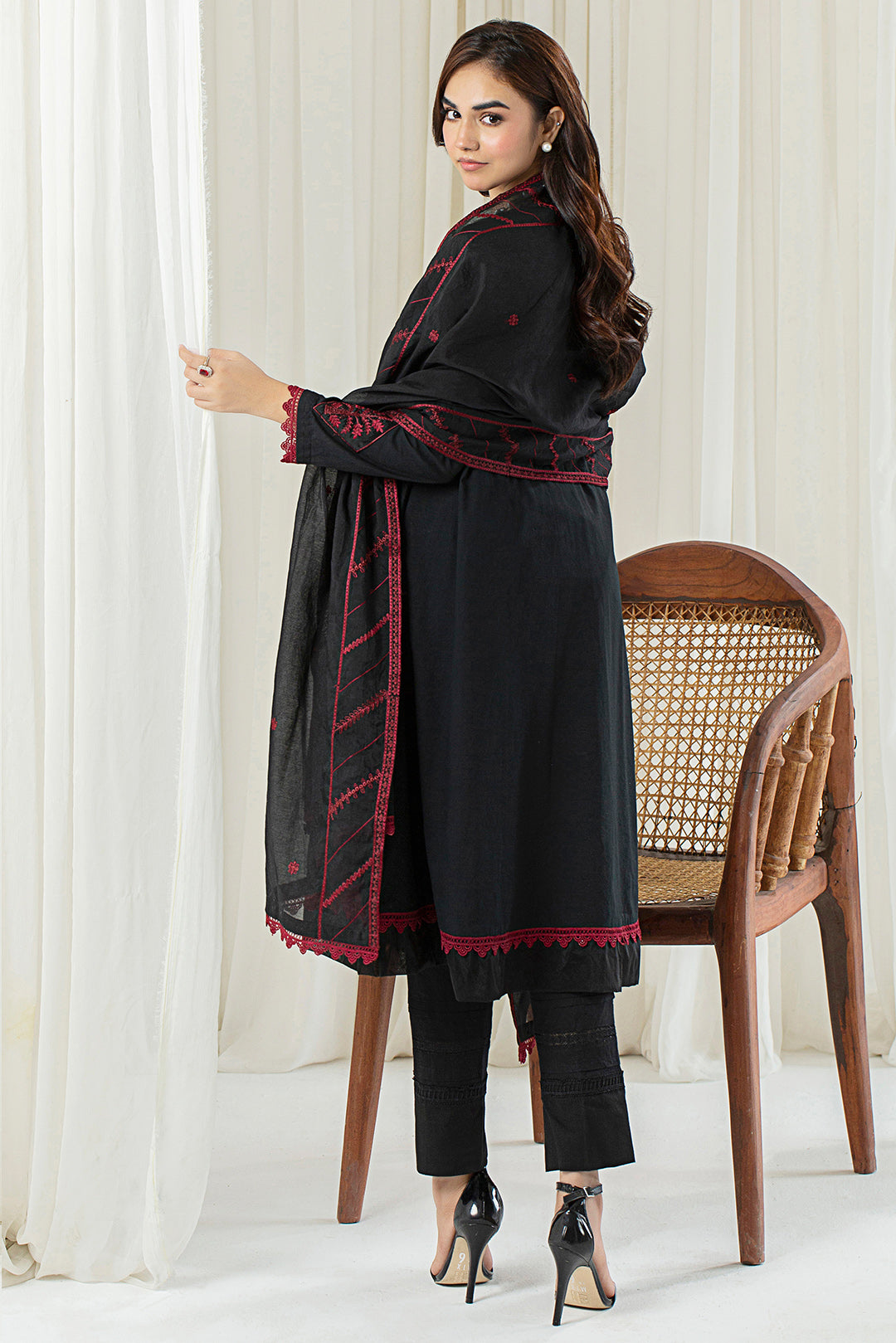 2 Piece - Embroidered Lawn Suit P001127