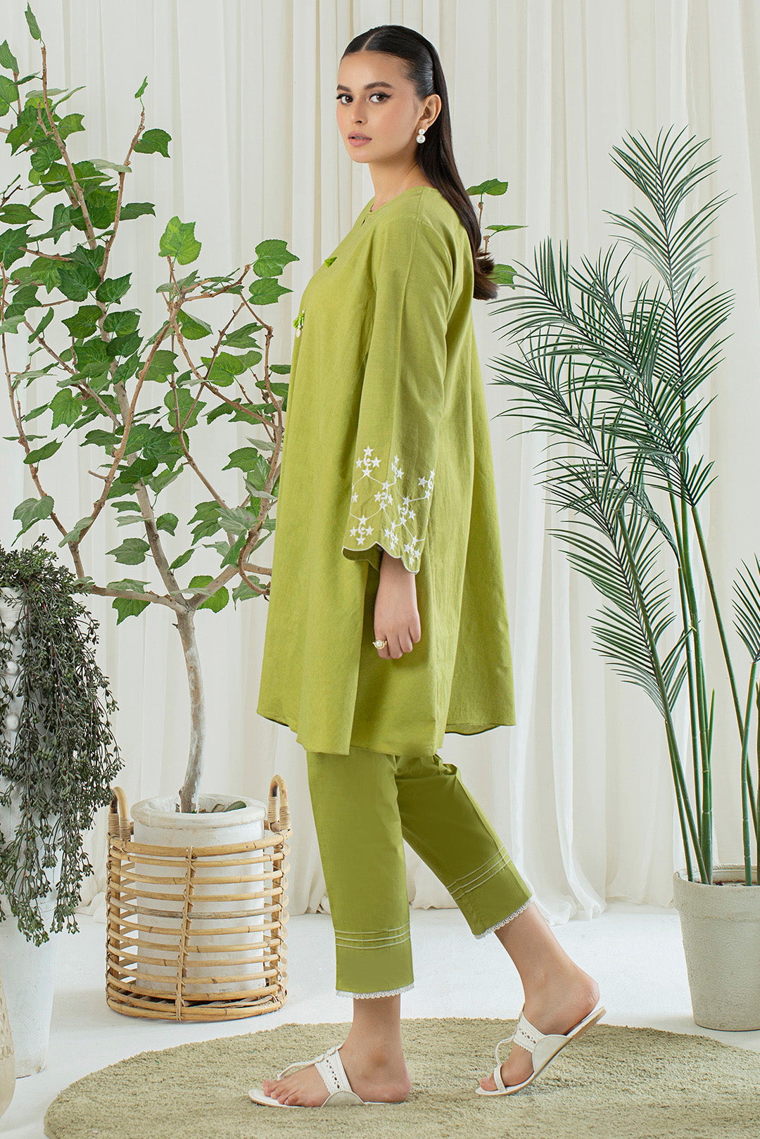 2 Piece - Embroidered Lawn Suit P001131