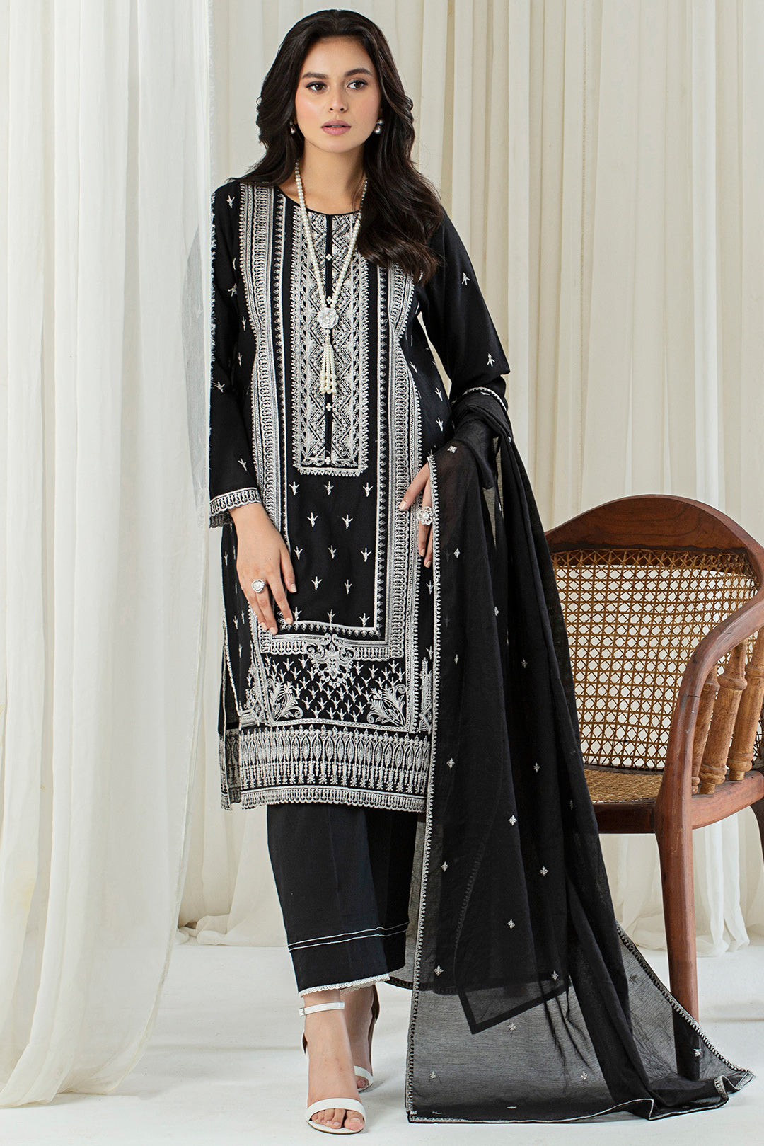 3 Piece - Embroidered Lawn Suit P001132