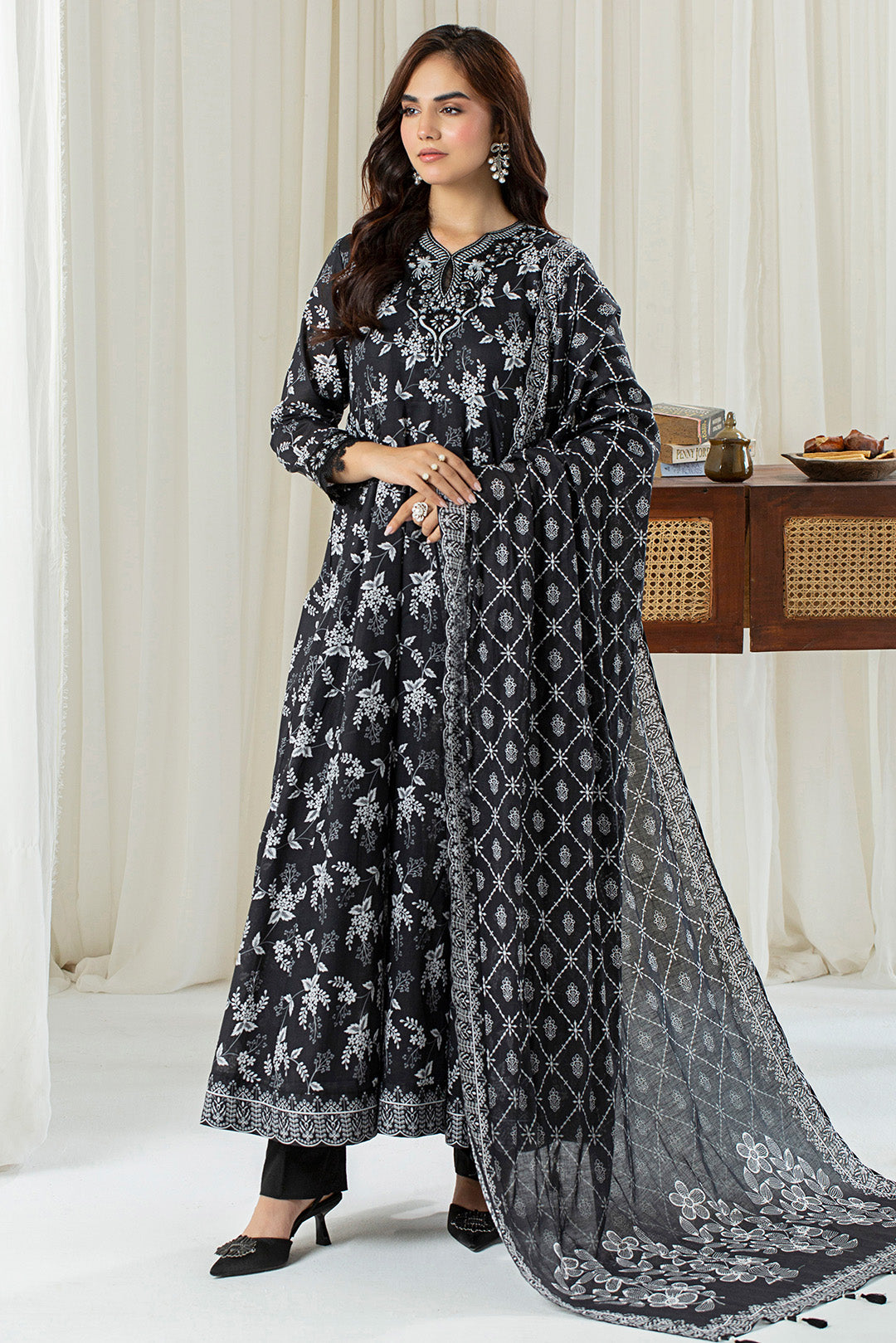 2 Piece - Embroidered Digital Printed Lawn Suit P001139