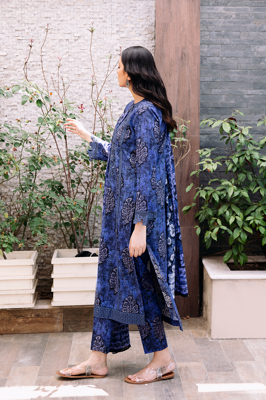 3 Piece - Embroidered Lawn Suit P1100B