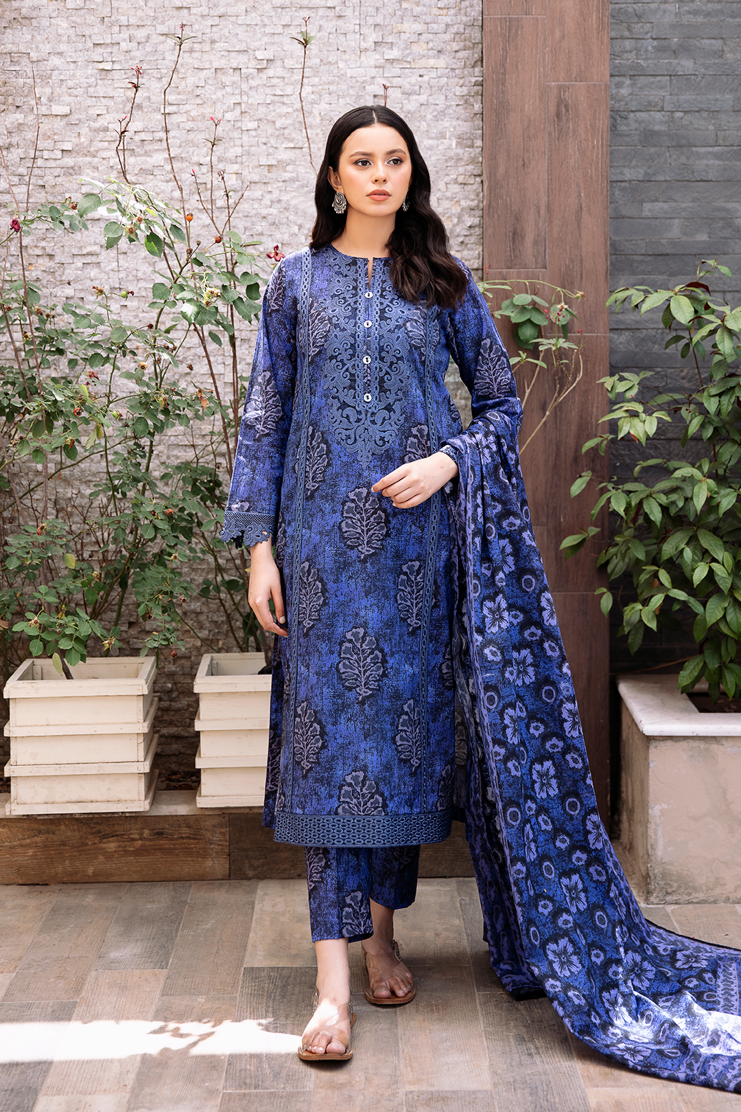3 Piece - Embroidered Lawn Suit P1100B