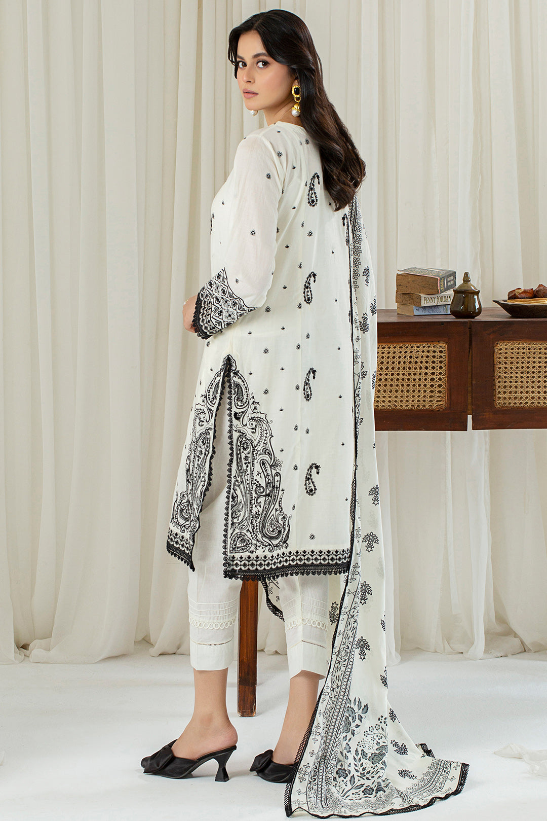 2 Piece - Embroidered Lawn Suit PB01073