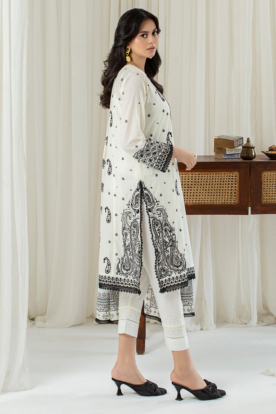 2 Piece - Embroidered Lawn Suit PB01073