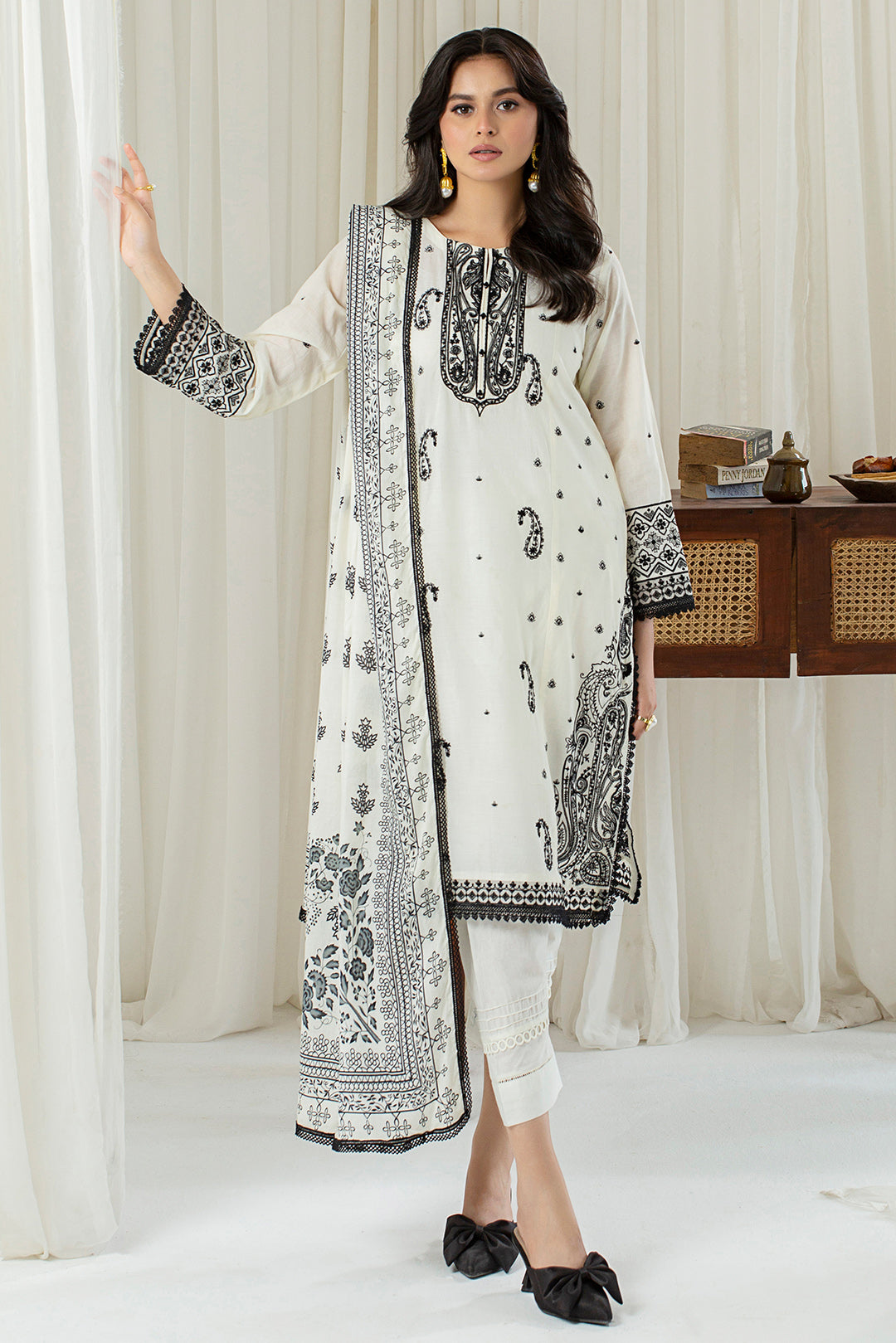 2 Piece - Embroidered Lawn Suit PB01073