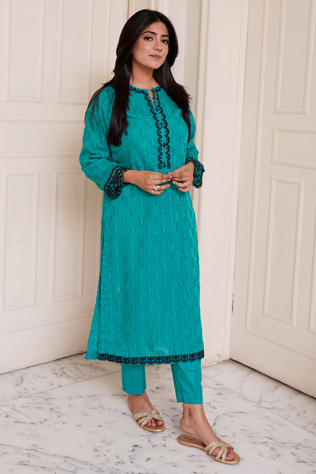 3 Piece - Embroidered Reverse Sharing Suit P1066