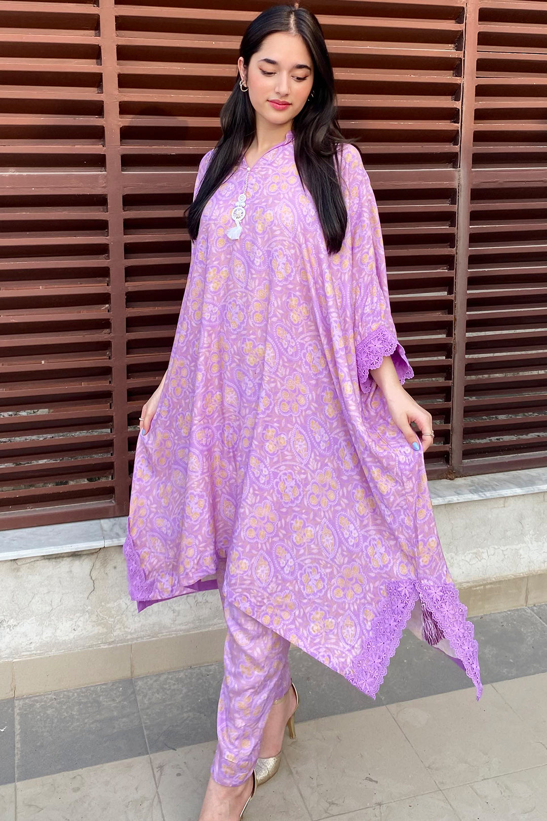 best online ladies unstitched suits in Pakistan