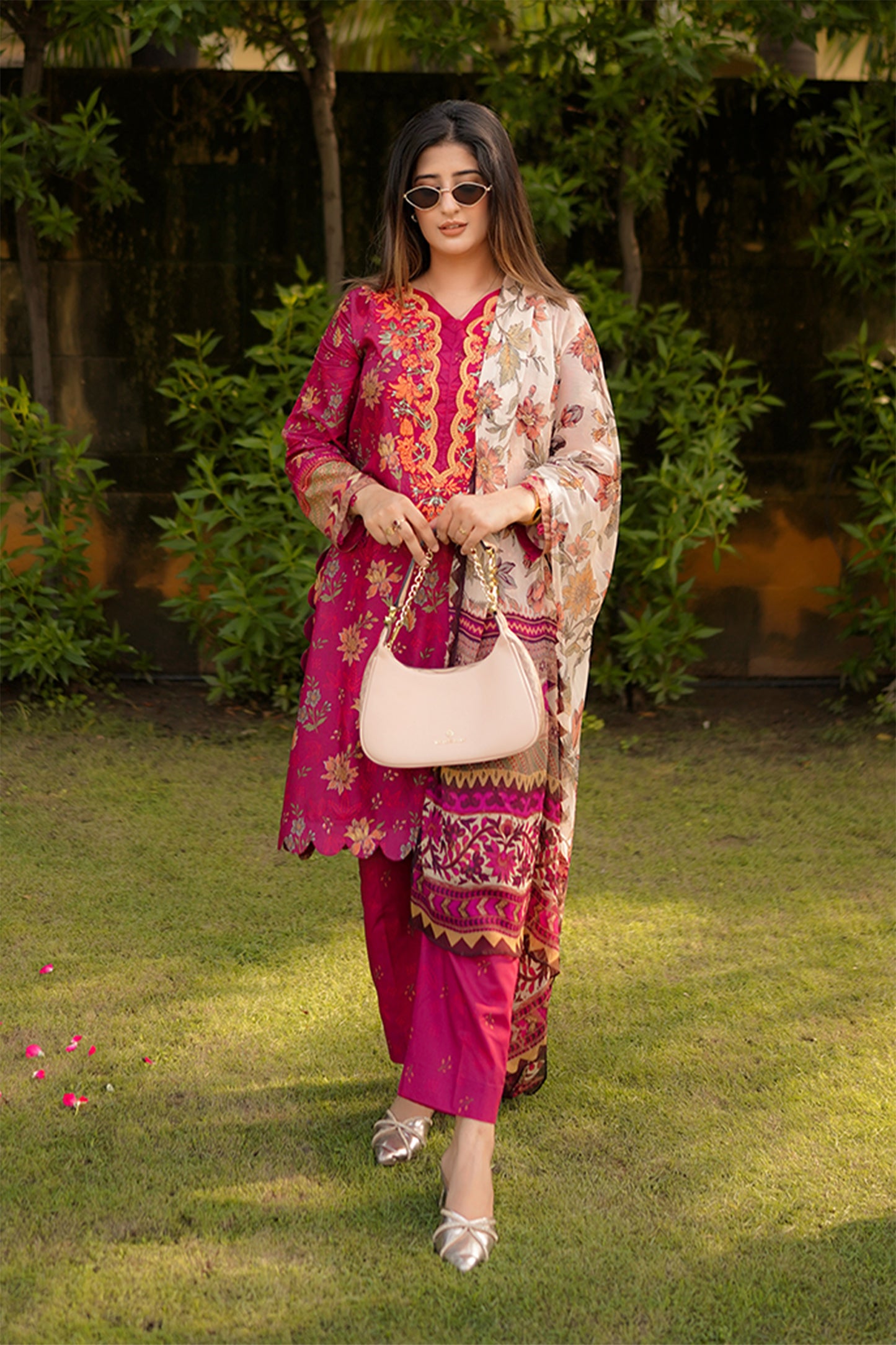 3 Piece - Embroidered Digital Printed Lawn Suit P001245