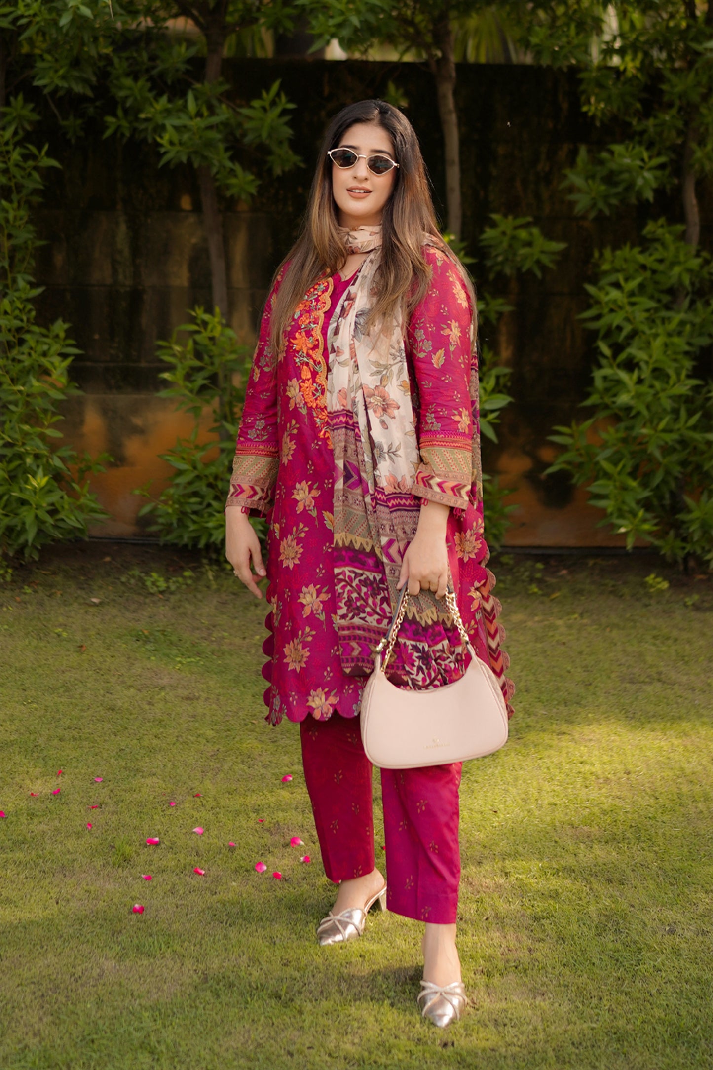 3 Piece - Embroidered Digital Printed Lawn Suit P001245