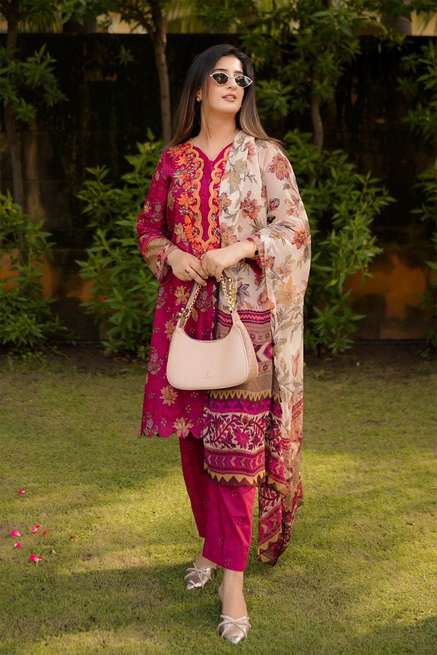 3 Piece - Embroidered Digital Printed Lawn Suit P001245