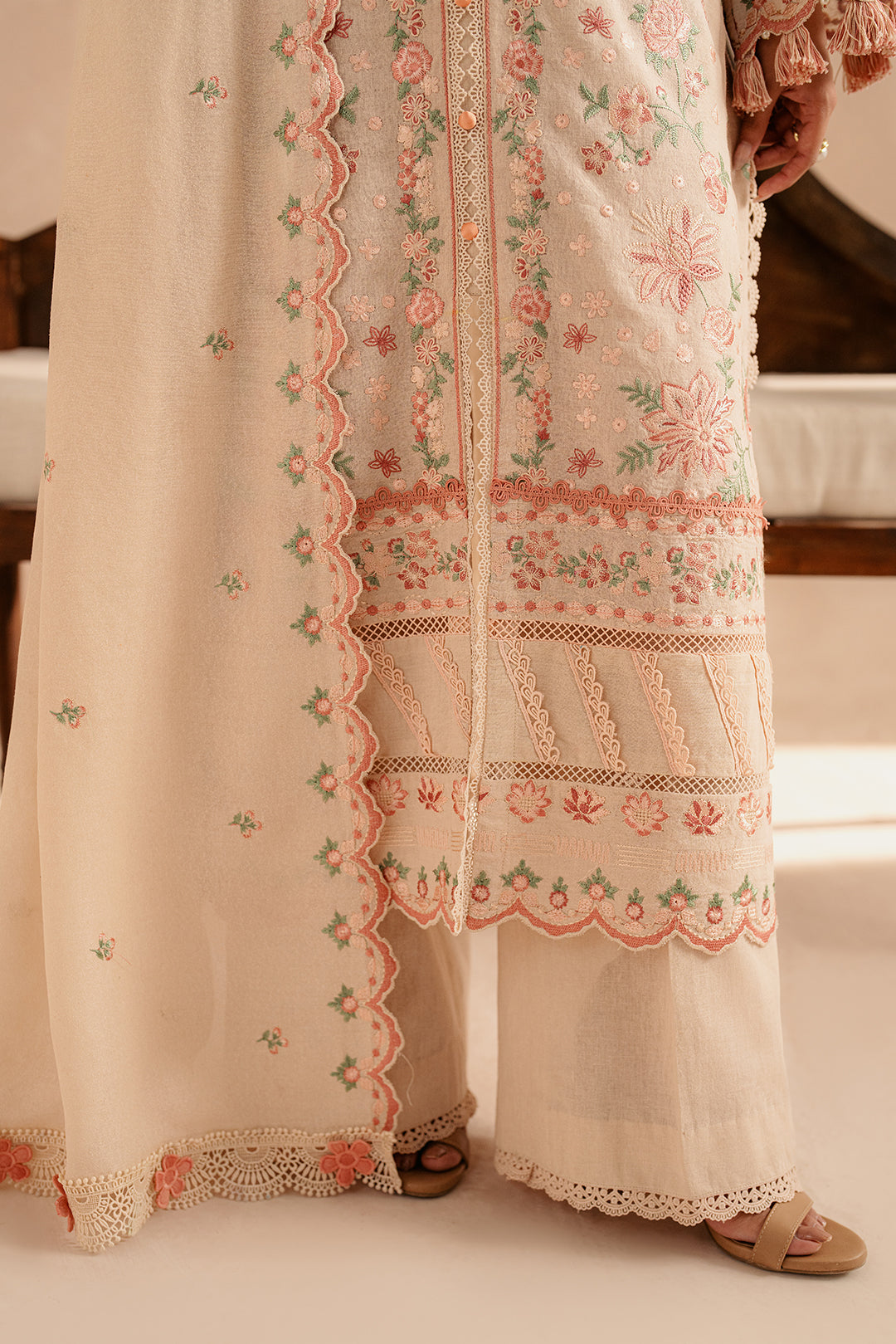 3 Piece - Embroidered Khaddar Suit LU01192