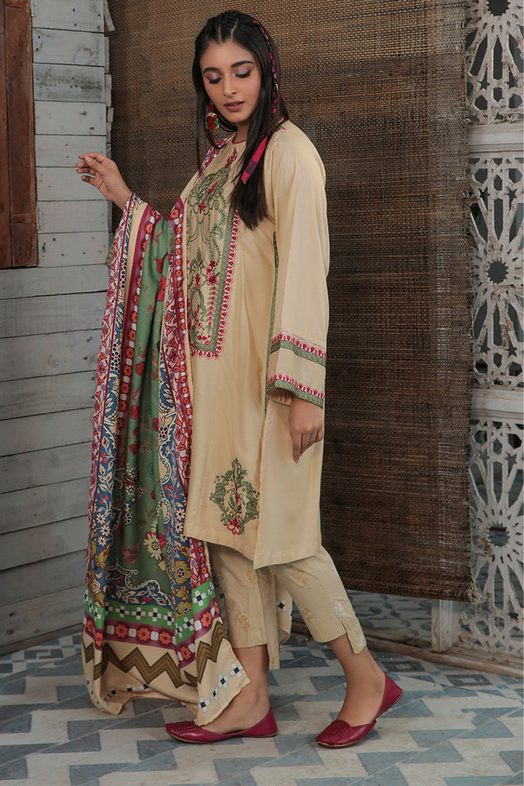 embroidered Linen Suit for women