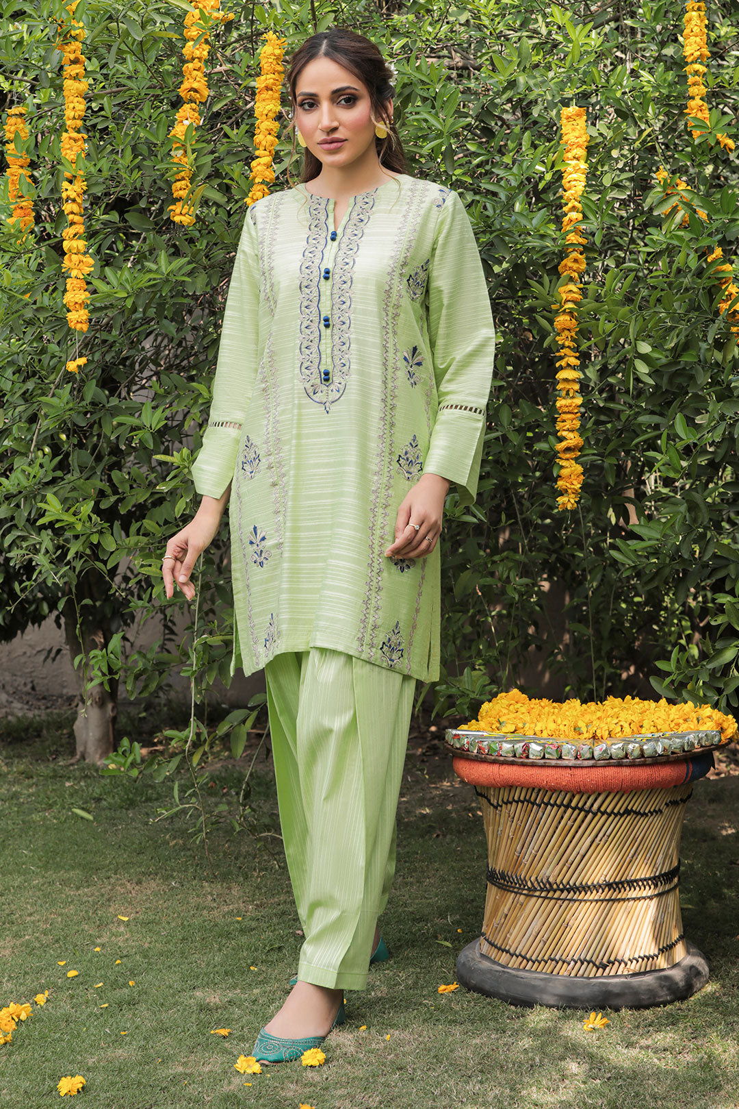 2 Piece - Embroidered Lawn Suit P2569 (SO)