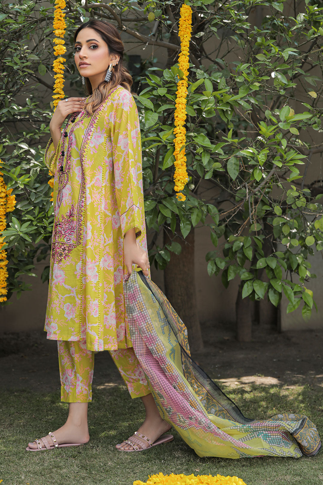 3 Piece - Embroidered Lawn Suit P2634 (SO)