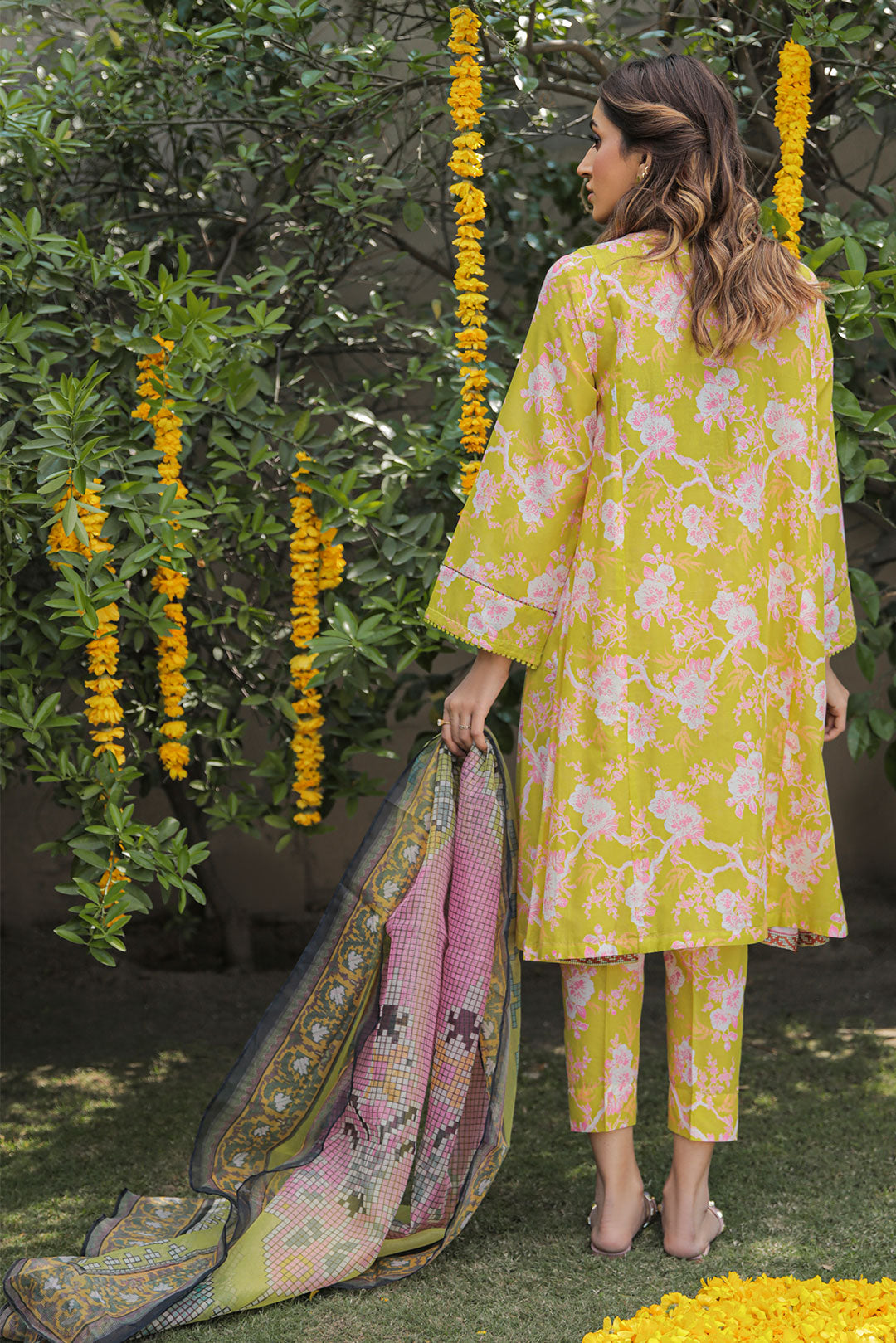 3 Piece - Embroidered Lawn Suit P2634 (SO)