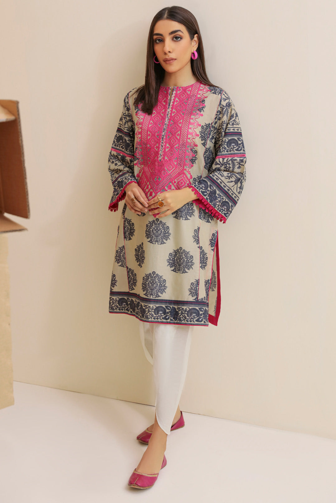 Single Shirt Lawn Digital Printed With Embroidery P2804